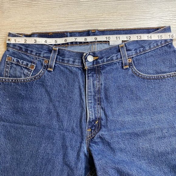 Vintage Levi’s High Waist Mom Shorts - Picture 3 of 5